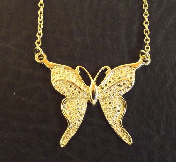 COLAR PINGENTE BORBOLETA GRANDE